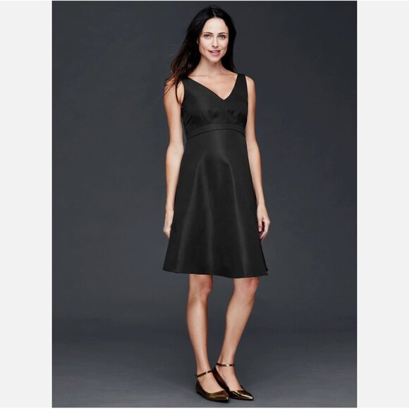 GAP Maternity Double V-neck sleeveless dress in black - Size 6 - Picture 9 of 10